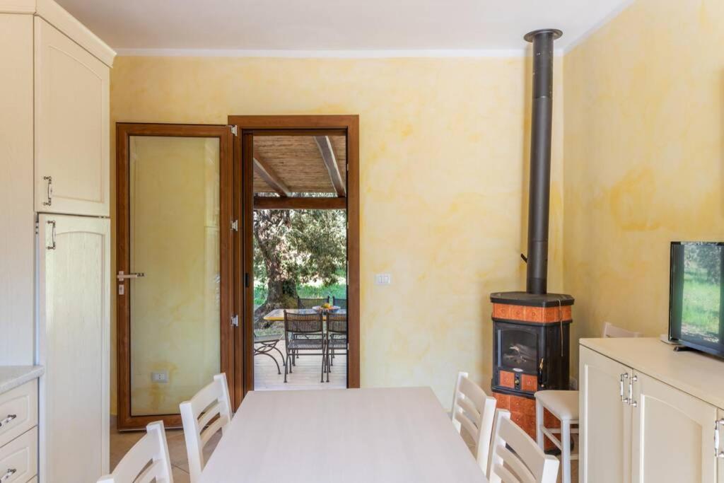 A Charming Country Cottage + Bikes And Kayaks بوسا المظهر الخارجي الصورة